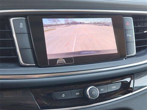 Used 2020 Buick Enclave Essence w/ Sport Touring Edition image 18