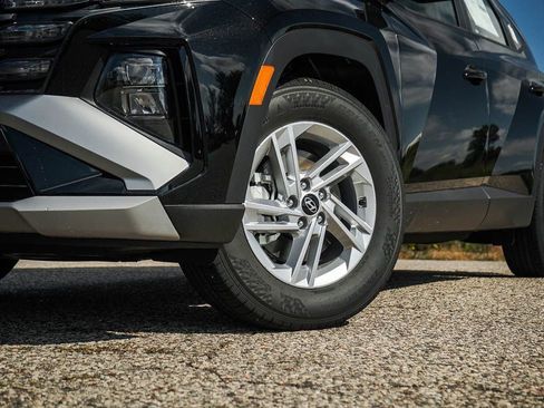 Certified 2026 Hyundai Tucson SE image 5