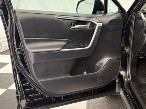 Used 2025 Toyota RAV4 XLE FWD image 14