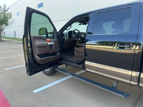 Used 2018 Ford F250 King Ranch w/ King Ranch Ultimate Package AWD/4WD image 17