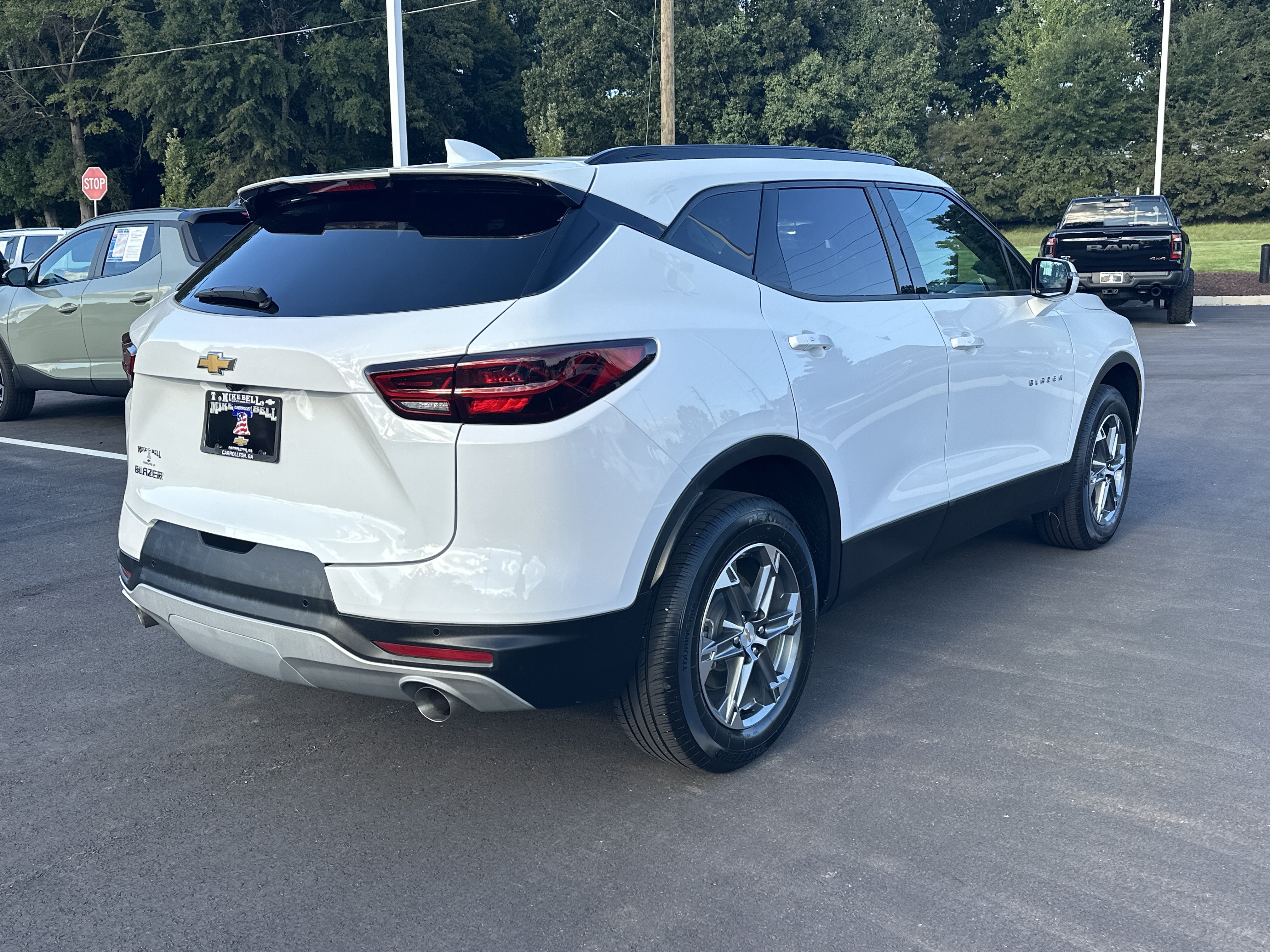 Used 2024 Chevrolet Blazer LT FWD image 8