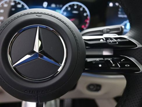 Used 2025 Mercedes-Benz GLS 450 4MATIC image 14