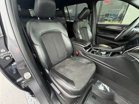 Used 2023 Jeep Grand Cherokee L Laredo AWD/4WD image 13