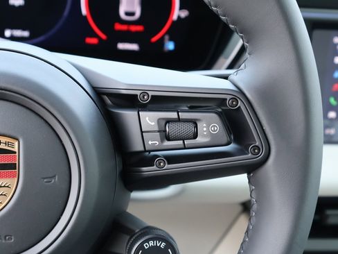 New 2025 Porsche Macan 4 Electric image 30