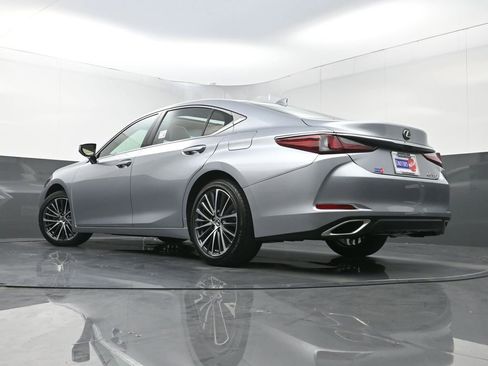 Used 2024 Lexus ES 350 w/ Premium Package image 31
