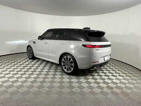 Used 2025 Land Rover Range Rover Sport Dynamic SE image 3