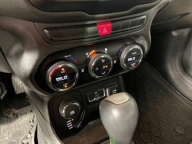 Used 2015 Jeep Renegade Latitude w/ Popular Equipment Group AWD/4WD image 8