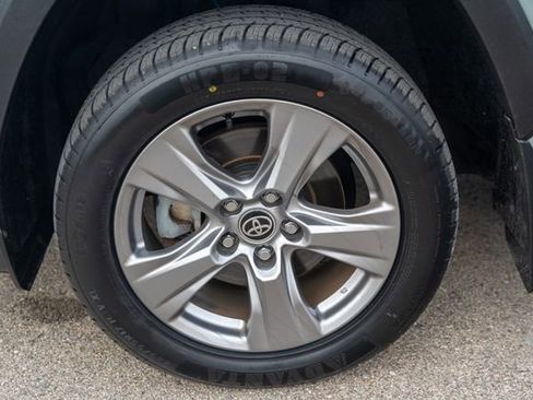 Used 2022 Toyota RAV4 XLE image 10