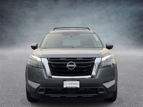 New 2025 Nissan Pathfinder SV w/ SV Premium Package image 6