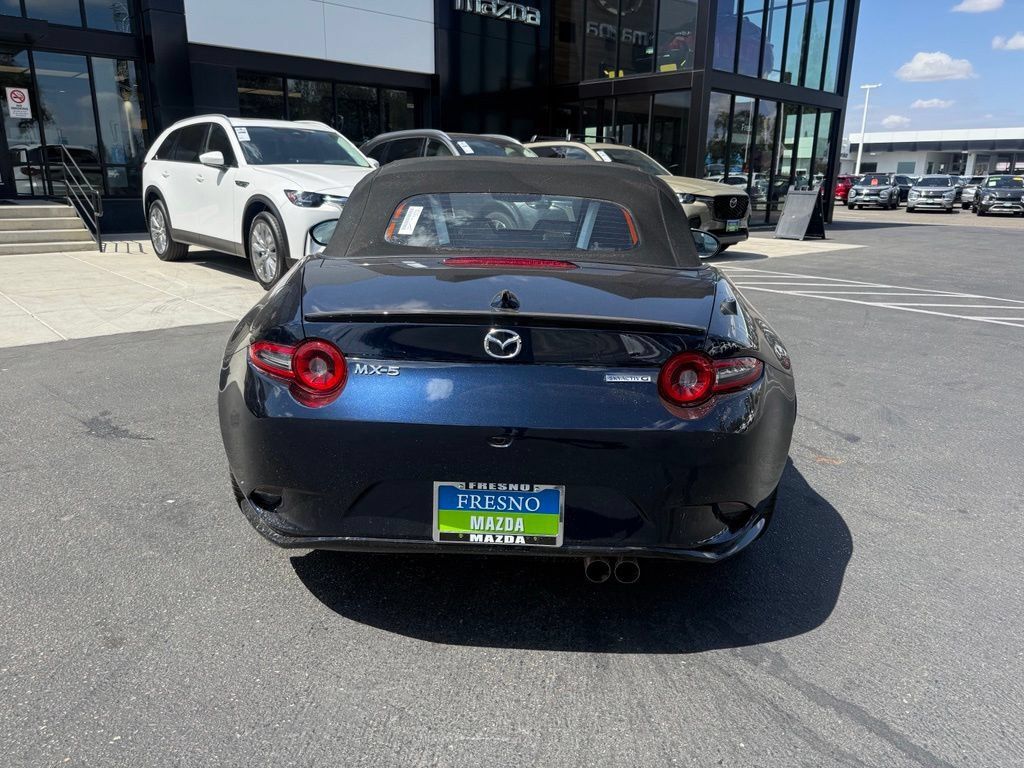 New 2026 MAZDA MX-5 Miata Club w/ Weather Package RWD image 9