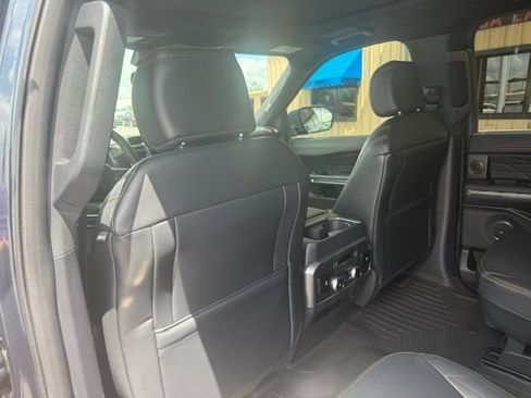 Used 2023 Ford Expedition Platinum AWD/4WD image 9