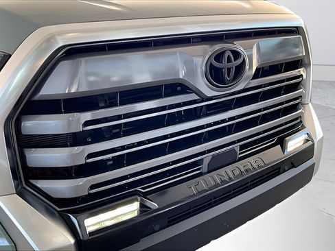 Used 2025 Toyota Tundra Limited AWD/4WD image 27