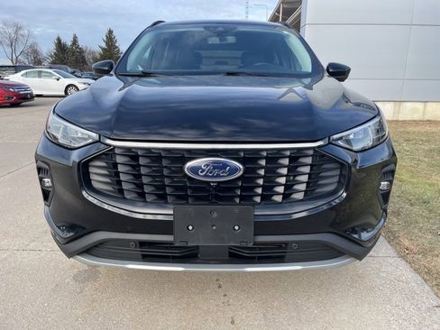 Used 2024 Ford Escape Platinum image 6