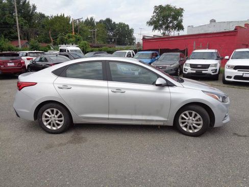 Used 2022 Hyundai Accent SEL FWD image 17