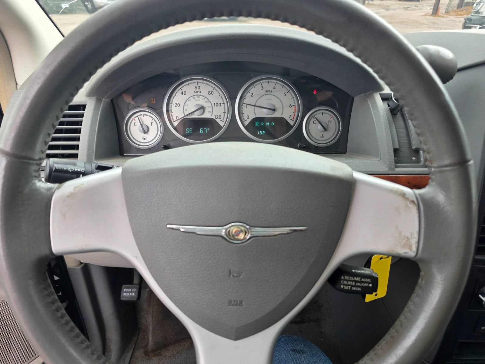 Used 2008 Chrysler Town & Country Touring FWD image 13