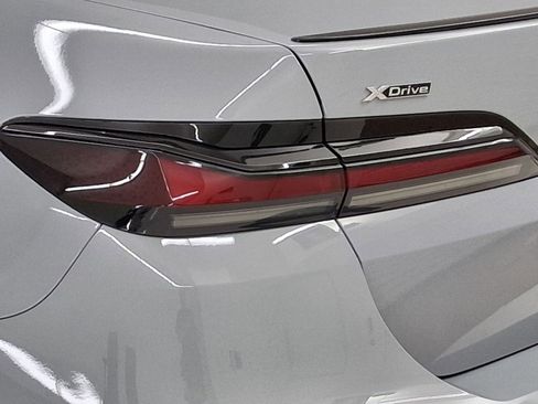 Used 2023 BMW 760i xDrive image 11