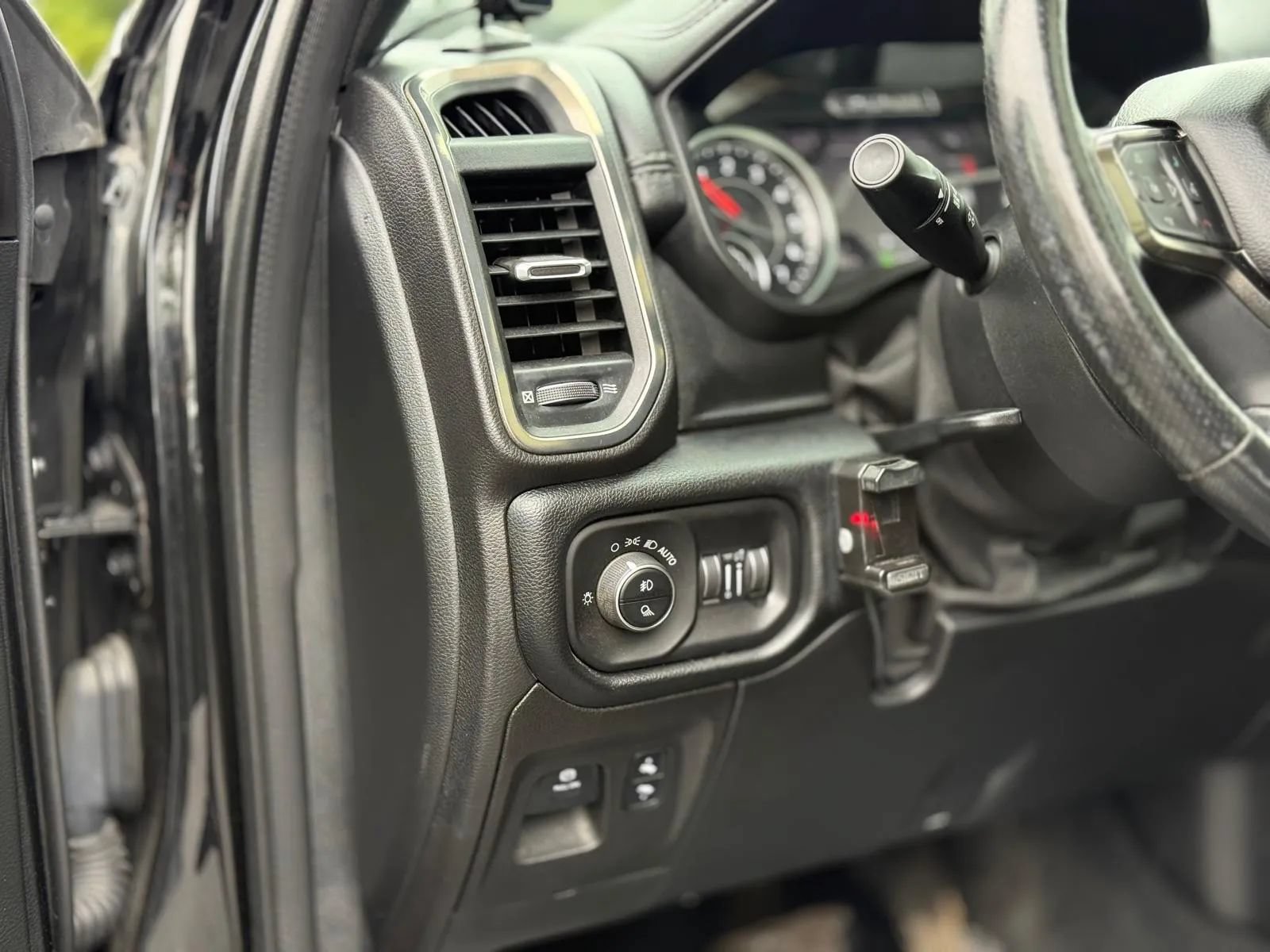 Used 2019 RAM 1500 Sport w/ Level 2 Equipment Group AWD/4WD image 10