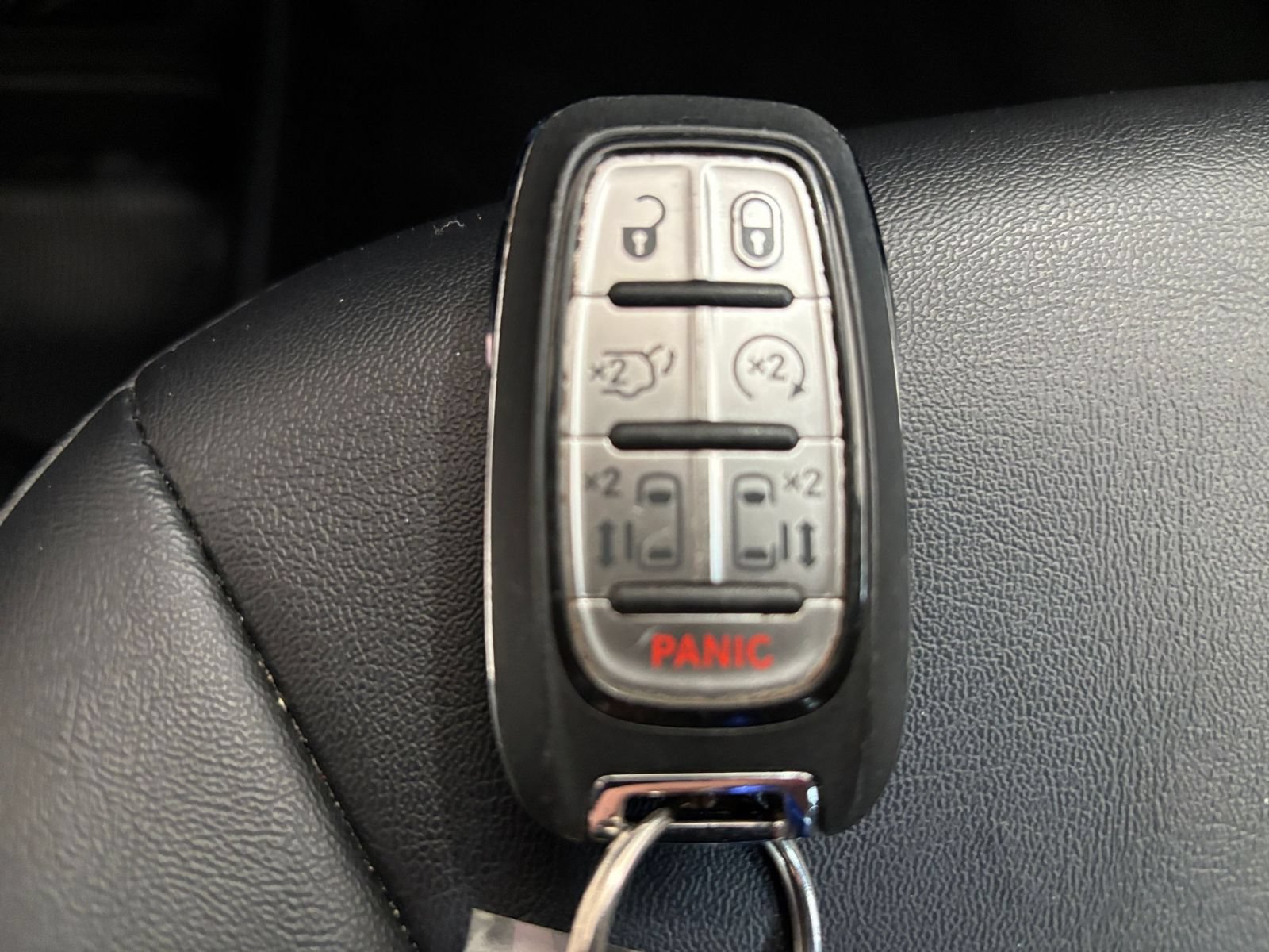 Used 2025 Chrysler Pacifica Select FWD image 25