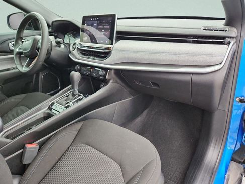 Used 2024 Jeep Compass Sport image 30