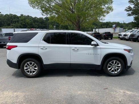 Used 2019 Chevrolet Traverse LT FWD image 9