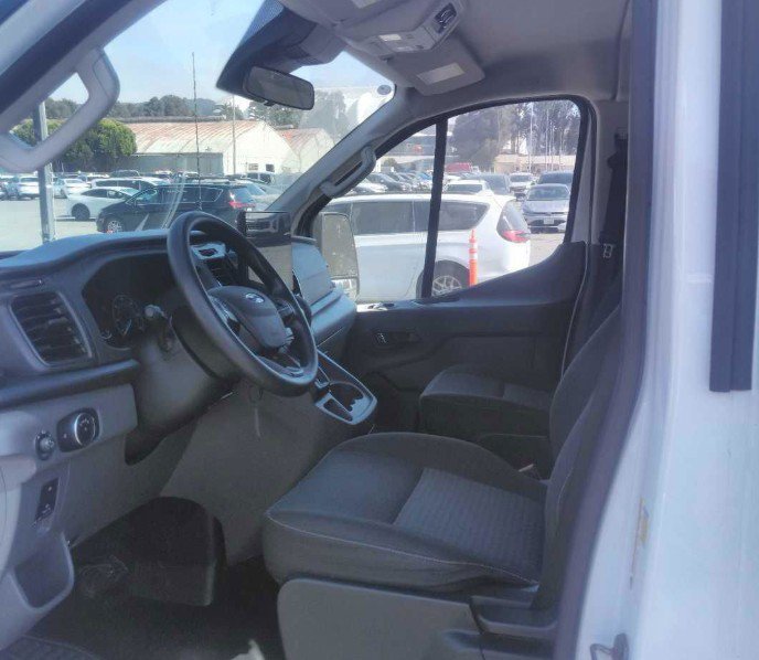 Used 2023 Ford Transit 350 XLT RWD image 4
