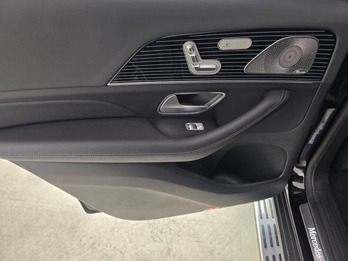 Certified 2025 Mercedes-Benz GLS 580 4MATIC image 17