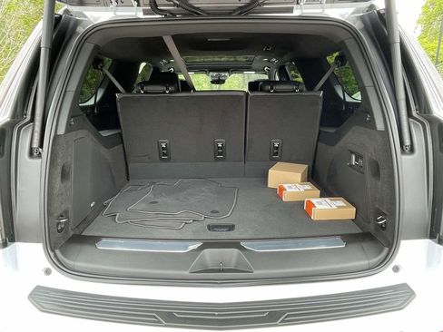 New 2026 Cadillac Escalade ESV Luxury image 10