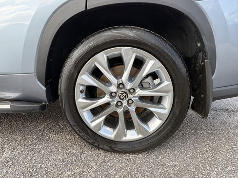 Used 2022 Toyota Highlander Limited image 25