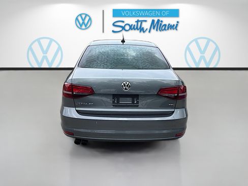 Used 2017 Volkswagen Jetta SE FWD image 6