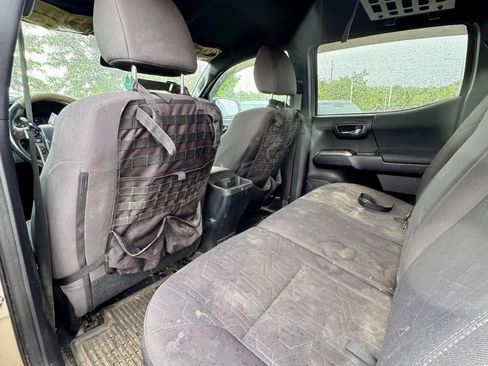Used 2019 Toyota Tacoma TRD Sport w/ Technology Package AWD/4WD image 11