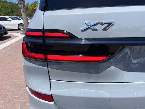 Used 2026 BMW X7 xDrive40i w/ M Sport Package AWD/4WD image 45