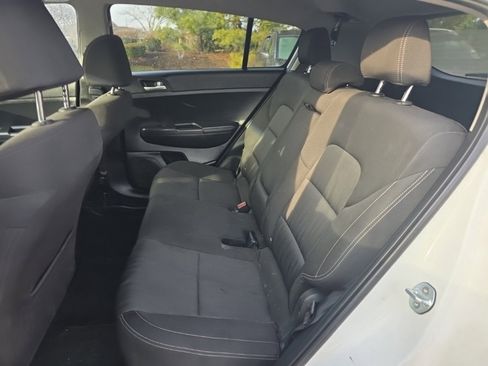 Used 2021 Kia Sportage LX image 18