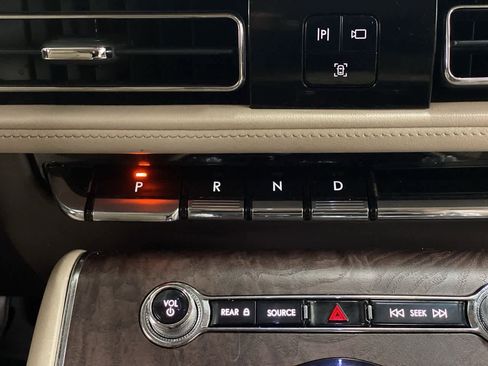 Used 2020 Lincoln Aviator Reserve w/ Equipment Group 202A image 26