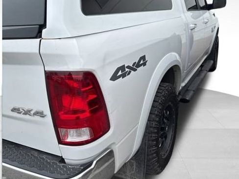 Used 2018 RAM 1500 SLT image 9