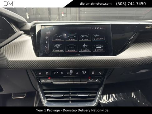 Used 2022 Audi RS e-tron GT w/ Year 1 Package image 33