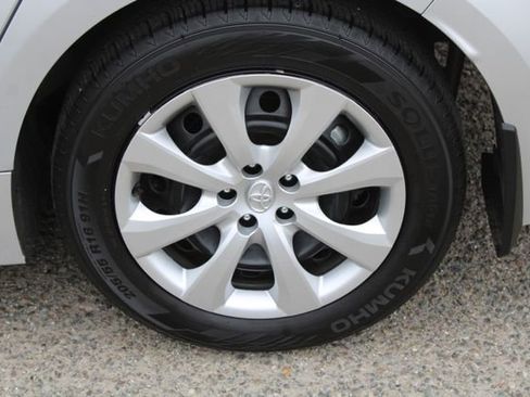 Used 2024 Toyota Corolla LE FWD image 11