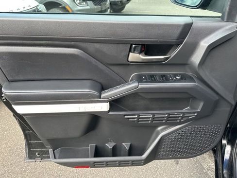 Used 2024 Toyota Tacoma TRD Sport image 16