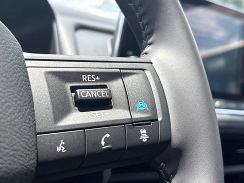 Used 2026 Nissan Rogue SV FWD image 12
