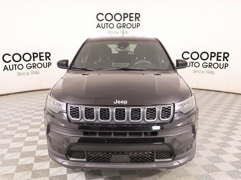 Used 2025 Jeep Compass Sport image 8