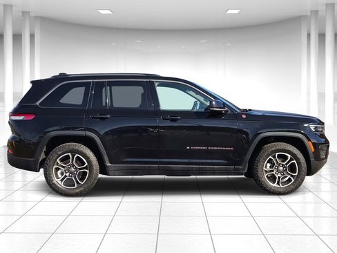 Certified 2022 Jeep Grand Cherokee Trailhawk image 2