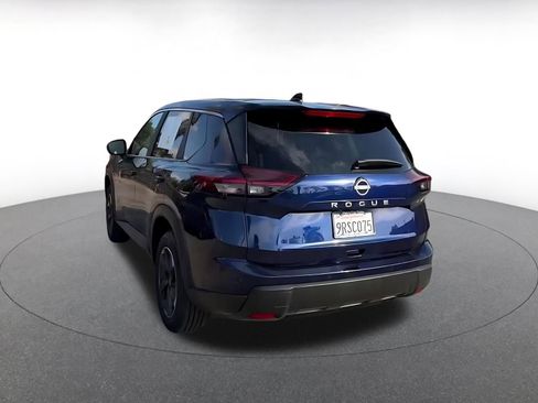 Used 2025 Nissan Rogue SV FWD image 11