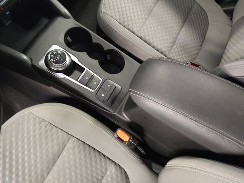 Used 2020 Ford Escape SE image 26