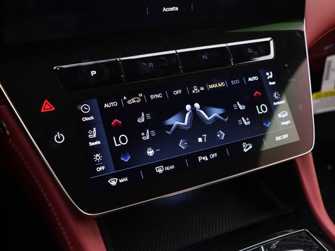 Used 2025 Maserati Grecale Folgore image 9