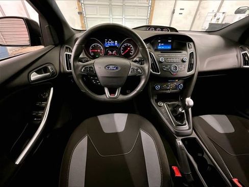 Certified 2017 Ford Focus ST FWD image 5