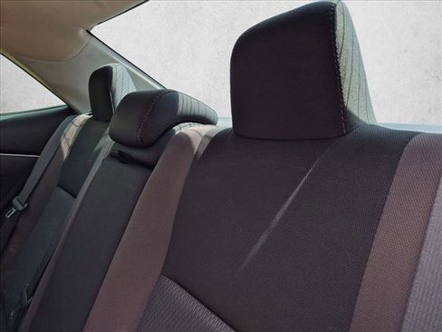 Used 2017 Toyota Corolla LE FWD image 12