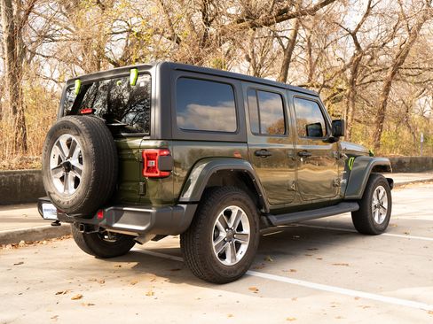 Used 2021 Jeep Wrangler Unlimited Sahara w/ LED Lighting Group image 9