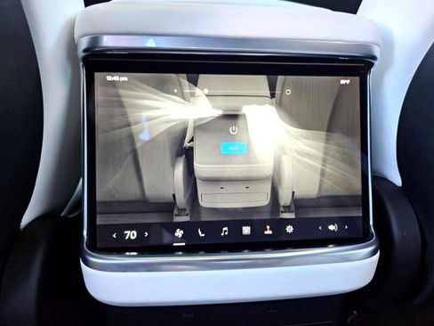 Used 2023 Tesla Model X image 61