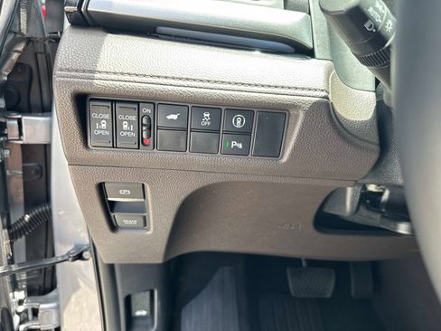 Used 2023 Honda Odyssey Touring image 34