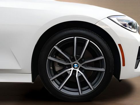 Used 2019 BMW 330i Sedan w/ Convenience Package RWD image 14