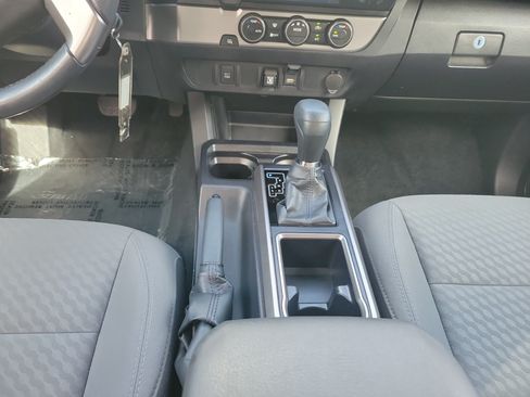 Used 2021 Toyota Tacoma SR5 RWD image 18